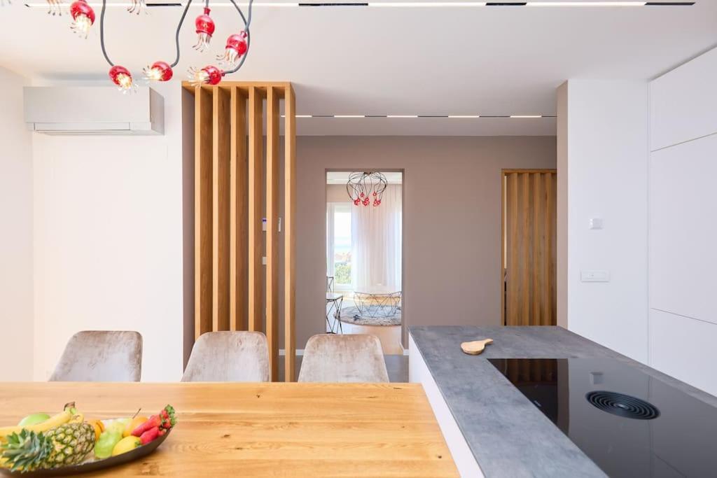 New & Stunning Views In Luxury 5* Divona Apartment Дубровник Екстериор снимка