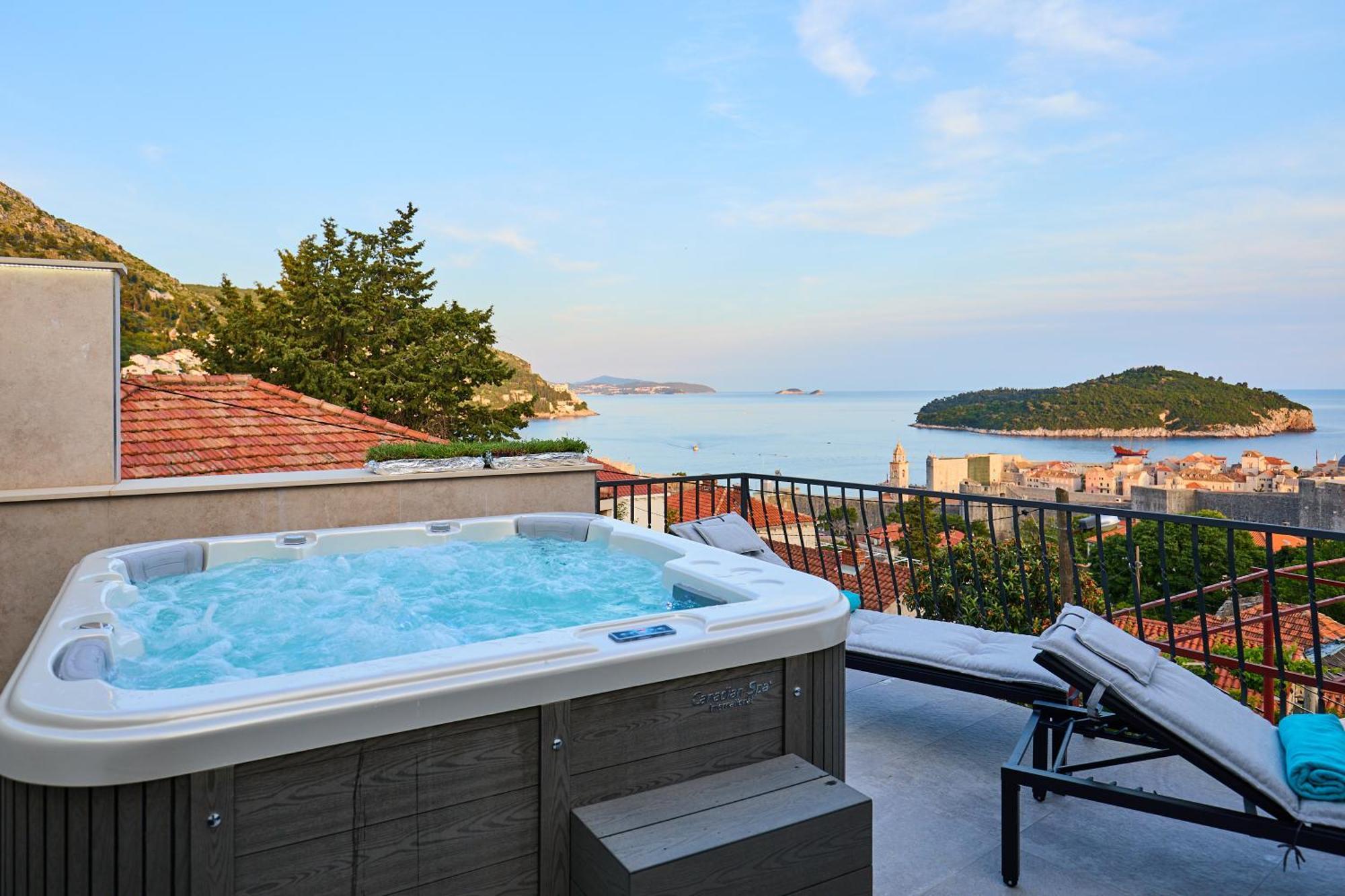 New & Stunning Views In Luxury 5* Divona Apartment Дубровник Екстериор снимка