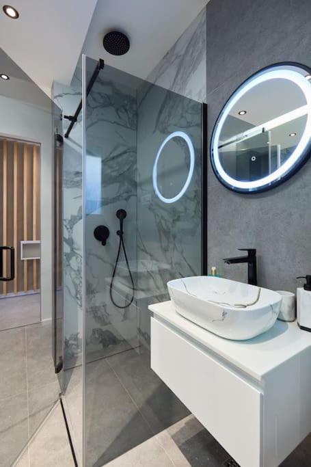 New & Stunning Views In Luxury 5* Divona Apartment Дубровник Екстериор снимка